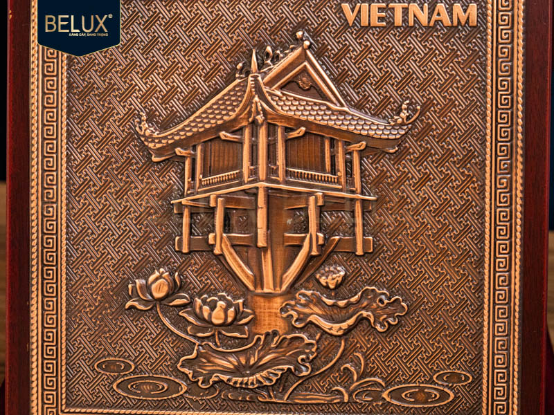 Hộp gỗ Chùa Một Cột bằng đồng đỏ 23x23cm